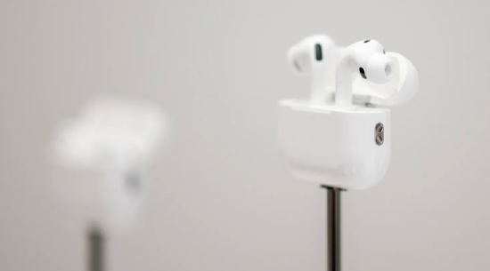 网上股票配资网站 苹果、谷歌和Meta正试图完善一款科幻设备：通用翻译器